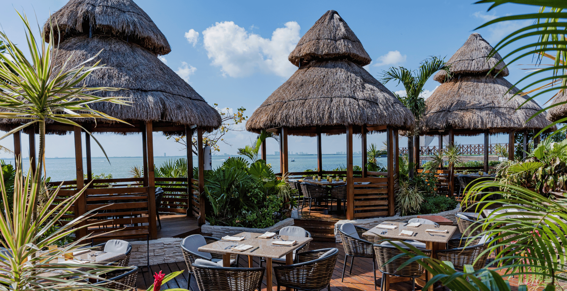 Dining in Private Villas by the Lagoon: The Exclusive Cancun Experience Few Know About