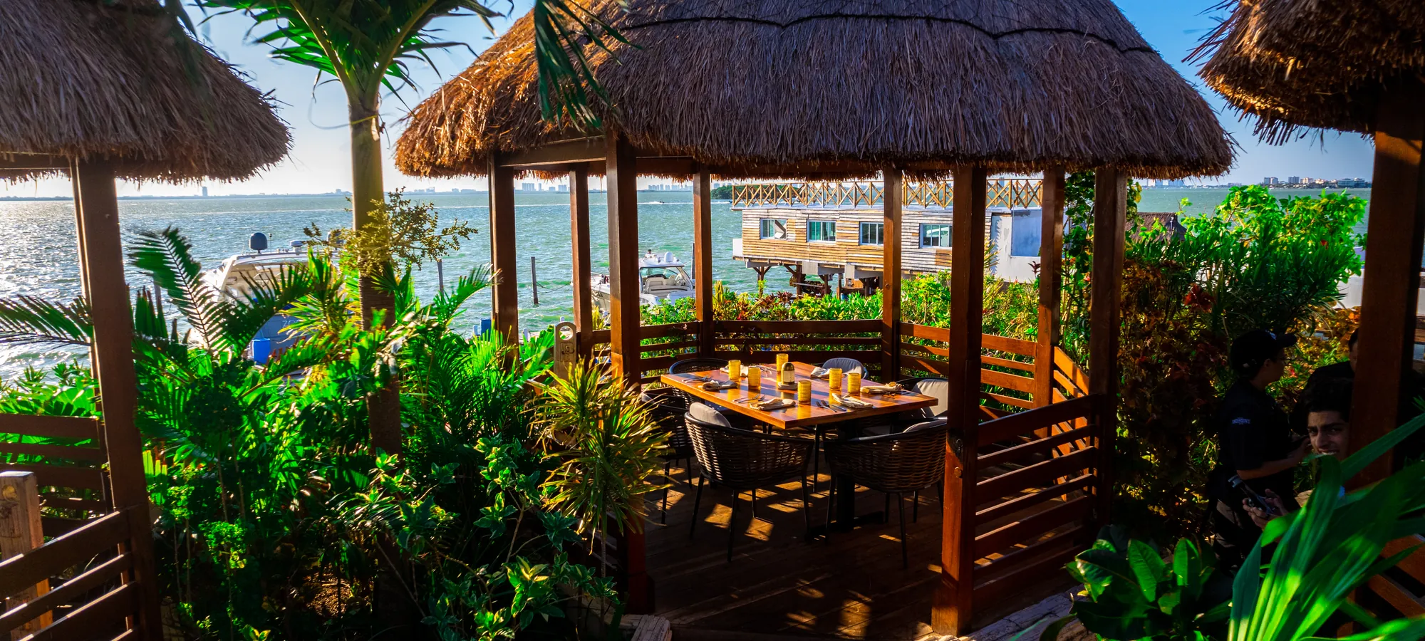 Private villas at Fred’s Cancun by the lagoon, set up for a group
