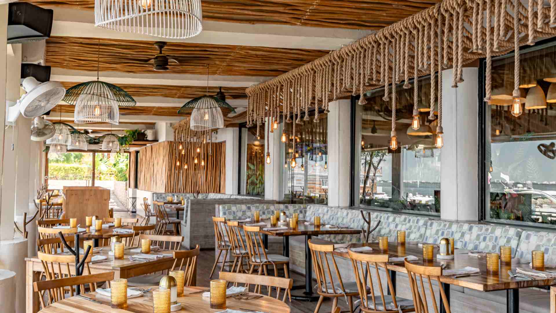 freds-restaurante-prensa-cancun-zona-hotelera